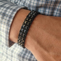 Мъжки гривни от мъниста