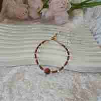 Гривна със слънчев камък