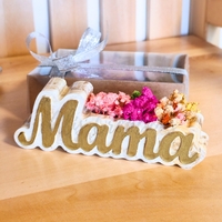 Подарък за майка – ръчно правена вазичка „Мама“ със сухи цветя