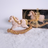 Коледна играчка „Конче“ от еко смола | Елегантна коледна украса и подарък ;