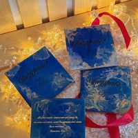 Луксозен комплект дървени поставки за чаша с послание от епоксидна смола – ръчна изработка