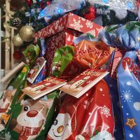 🎄 Коледна торбичка „Изненада“ – ръчно изработена магия 🎁