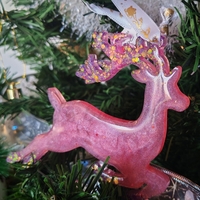 Коледен елен от епоксидна смола – ръчно изработена празнична декорация