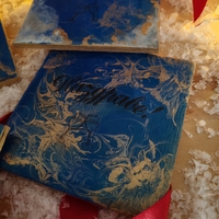 Луксозен комплект дървени поставки за чаша с послание от епоксидна смола – ръчна изработка