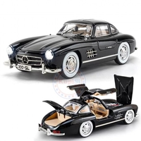 Метална кола с отварящи се врати светлини и звуци Mercedes 300 SL 1:24