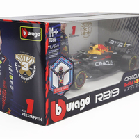 Метална кола Team Oracle Red Bull Racing RB19 Max Verstappen Formula 1 World Champion 2023 with standing pilot figure -  1:24