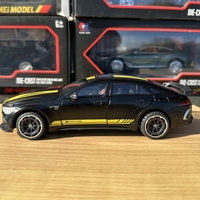 Метална кола с отварящи се врати, капаци, светлини и звуци Mercedes-AMG GT63 S 1:24