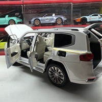 Метален джип с отварящи се врати капаци светлини и звуци Toyota Land Cruiser 1:18