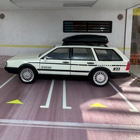 Метална кола с отварящи се врати светлини и звуци Volkswagen Santana / Passat B2 / 1:32