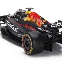 Метална кола Team Oracle Red Bull Racing RB19 Max Verstappen Formula 1 World Champion 2023 with standing pilot figure -  1:24