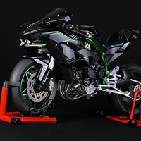 Мотор Kawasaki Ninja H2R 1:6 с пушек
