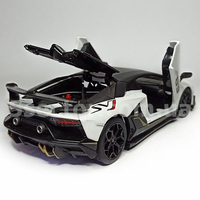 Метална кола с отварящи се врати светлини и звуци Lamborghini Aventador SVJ 63 1:24