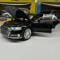 Метална кола с отварящи се врати светлини и звуци Audi A8 1:24