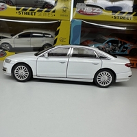 Метална кола с отварящи се врати светлини и звуци Audi A8 1:24