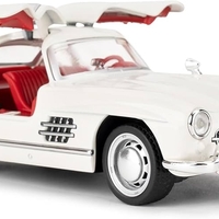 Метална кола с отварящи се врати светлини и звуци Mercedes 300 SL 1:24
