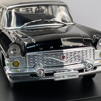 Метална кола GAZ-13 Chaika 1960 WHITE BOX 1:24