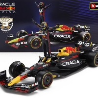 Метална кола Team Oracle Red Bull Racing RB19 Max Verstappen Formula 1 World Champion 2023 with standing pilot figure -  1:24