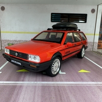 Метална кола с отварящи се врати светлини и звуци Volkswagen Santana / Passat B2 / 1:32