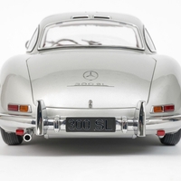 Метална кола с отварящи се врати светлини и звуци Mercedes 300 SL 1:24