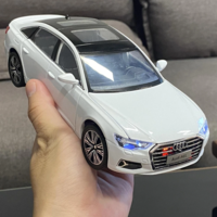 Метална кола с отварящи се врати светлини и звуци Audi A6L 1:24
