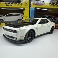 Метална кола с отварящи се врати светлини и звуци Dodge Challenger 1:24