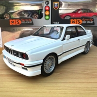 Метална кола с отварящи се врати капаци светлини и звуци BMW M3 E30 1:24