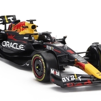 Метална кола Team Oracle Red Bull Racing RB19 Max Verstappen Formula 1 World Champion 2023 with standing pilot figure -  1:24