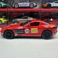 Метална кола с отварящи се врати, светлини и звуци Mercedes SLR McLaren 1:24