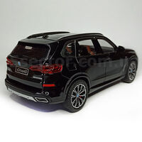 Метална кола с отварящи се врати капаци светлини и звуци BMW X5 1:24