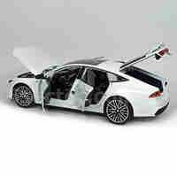 Метална кола с отварящи се врати светлини и звуци Audi A7 1:24