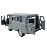 Метална кола с отварящи се врати капаци светлини и звуци UAZ 452 1:18