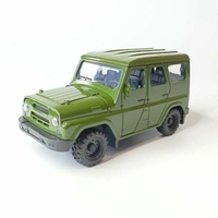 Метален джип с отварящи се врати капаци светлини и звуци UAZ 469 1:18