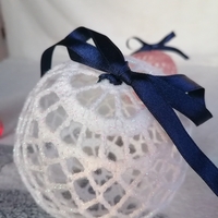 Коледна топка бяла