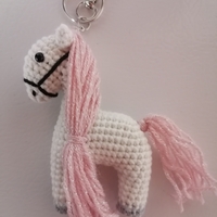 Конче ключодържател бяло