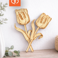 Дървено цвете лале– елегантен подарък за жена за 8 март и рожден ден