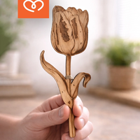 Дървено цвете лале– елегантен подарък за жена за 8 март и рожден ден