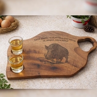 Орехова дъска за мезета от масивен орех със забавен надпис