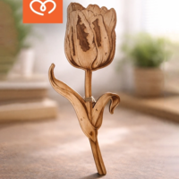 Дървено цвете лале– елегантен подарък за жена за 8 март и рожден ден