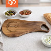 Подарък за жена – персонализирана кухненска дъска с име за най-добрата готвачка