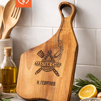 Орехова дъска „Master Chef“ с име – персонализиран подарък за готвач