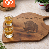 Орехова дъска за мезета от масивен орех със забавен надпис