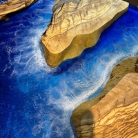 Ръчно изработена епоксидна маса с морски ефект – Ocean River Blue