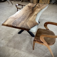 ✔ ръчно изработена епоксидна маса „Бяла Перла“ от орехово дърво