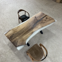 ✔ ръчно изработена епоксидна маса „Бяла Перла“ от орехово дърво