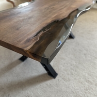 Маса от естествено дърво с пушек епоксид – Natural Edge Design