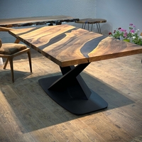 Маса от естествено дърво с черна епоксидна смола – Модерен дизайн, X-основа