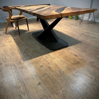 Маса от естествено дърво с черна епоксидна смола – Модерен дизайн, X-основа