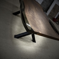 Маса от естествено дърво с пушек епоксид – Natural Edge Design