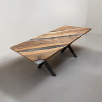 Ръчно изработена маса от масивно дърво с фюме-сребрист морски ефект и прозрачен епоксиден слой