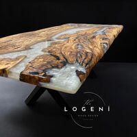 Ръчно изработена епоксидна маса от маслиново дърво